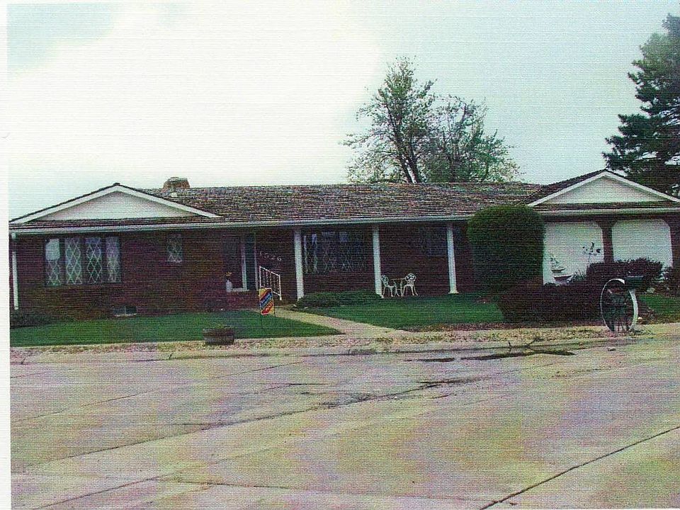 All Brick, Shake Roof