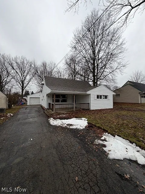 431 Westgate Blvd photo 1