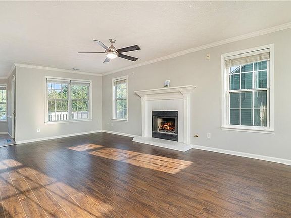 3rd image of 3225 Beech Hollow Ct
