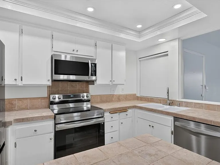 5937 Armaga Spring Rd #N — Photo 12