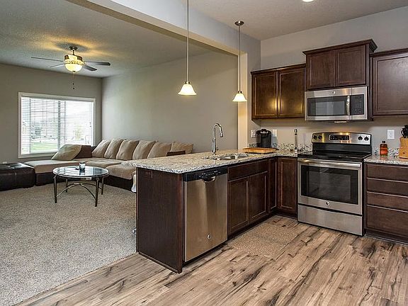 2nd image of 132 Cambridge Dr #132
