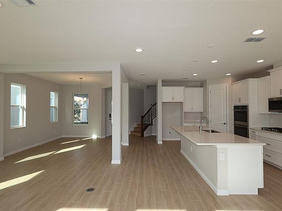 5th image of 5279 High Line Dr