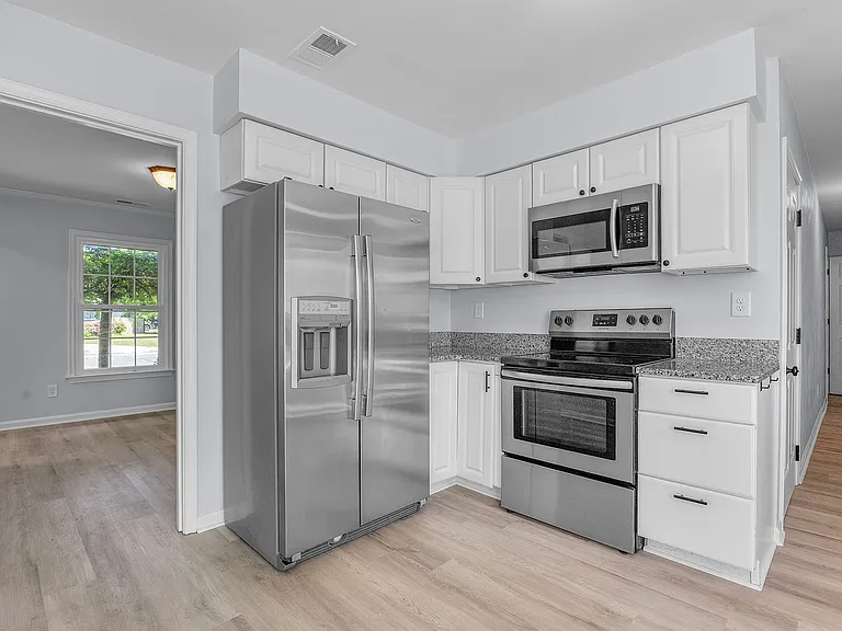 2417 Bernadotte Ct — Photo 18