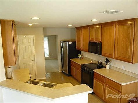 4th image of 705 High Plains Dr