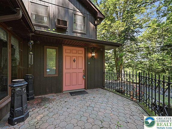 3rd image of 3612 River Rd