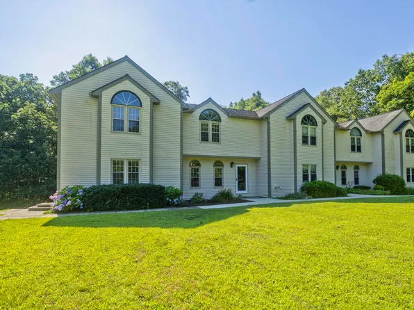 4 Oak Hill Estates #4, Woodstock, CT 06281