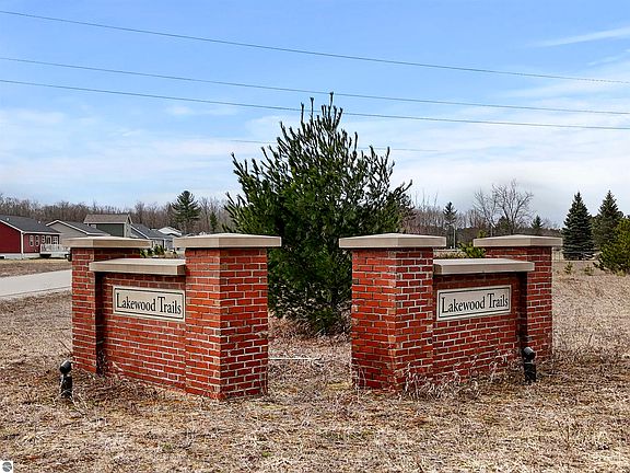 3rd image of 2218 Staghorn Ave