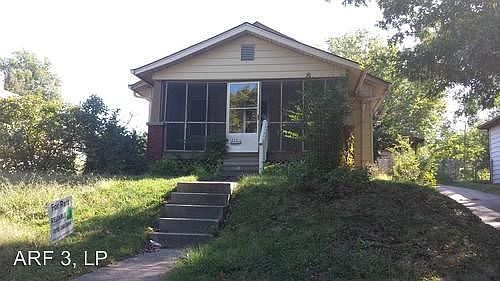 2nd image of 525 S Cedar Ave