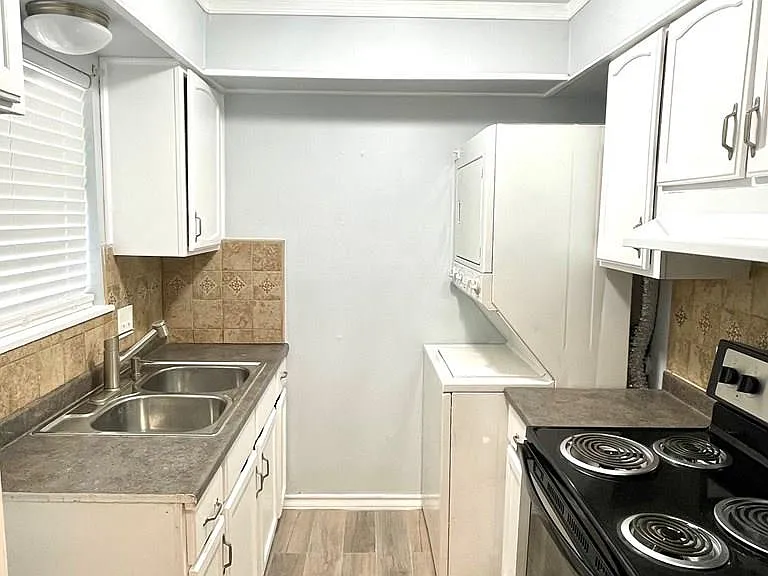 806-2 Continental Cir — Photo 4