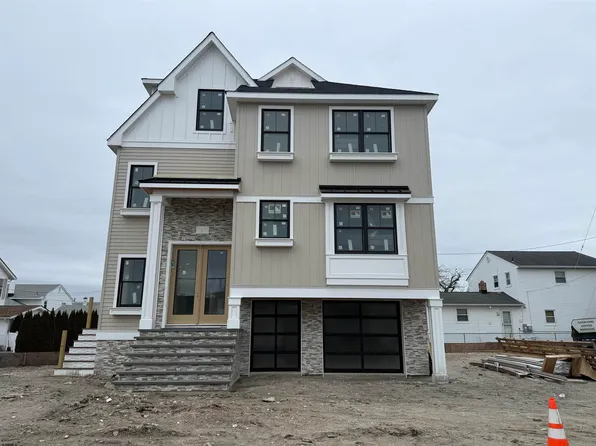 323 N Huntington Ave, Margate, NJ 08402