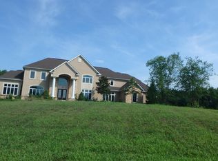 18 Crystal Ct, Manalapan, NJ 07726