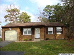 48 Hummingbird Ln, Manchester Township, NJ 08759