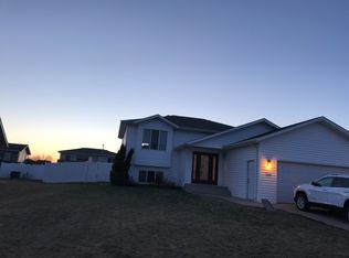 4701 34th Ave NW, Mandan, ND 58554