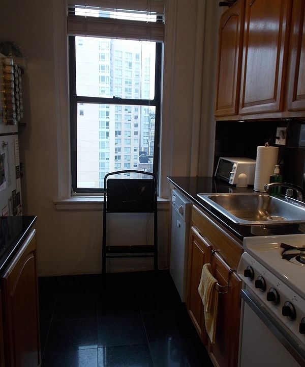 2nd image of 244 W 72nd St APT 6D