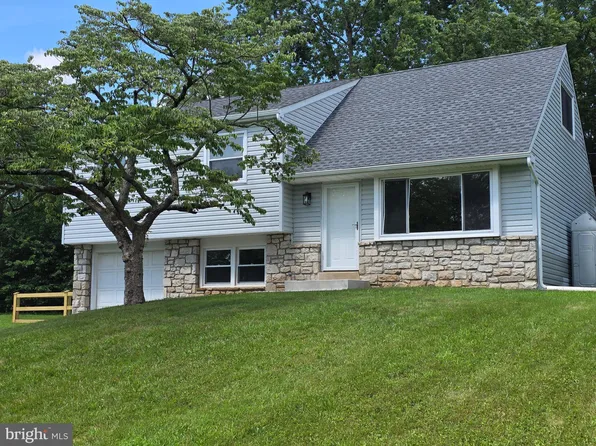 127 Hampshire Dr, Chalfont, PA 18914