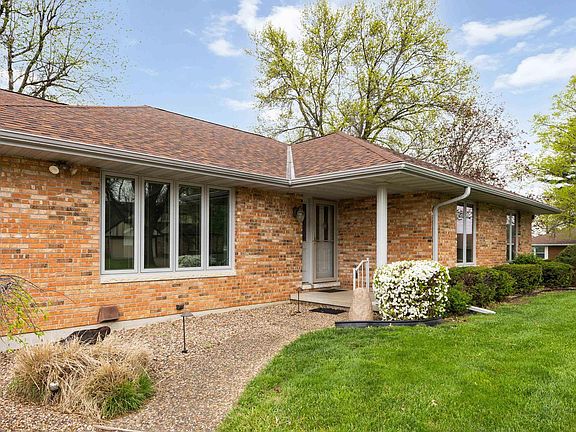 2nd image of 4128 Coachlight Ct