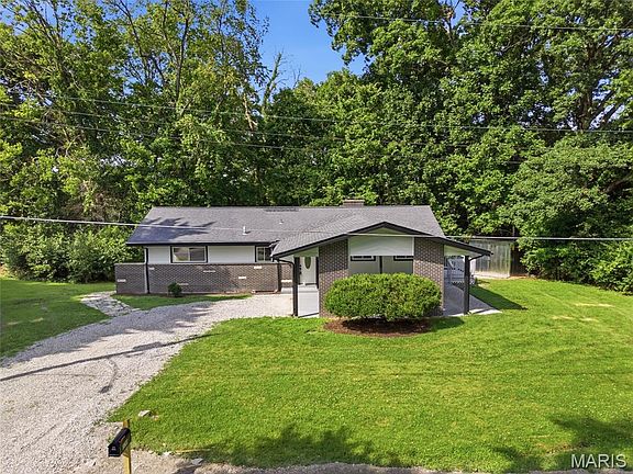3rd image of 330 Hillwood Dr