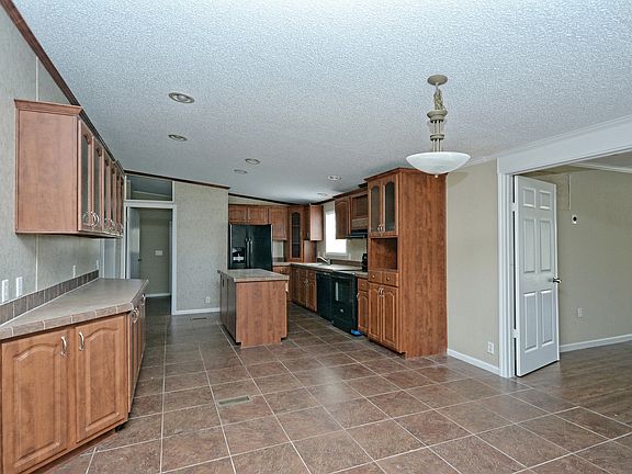 5th image of 252 Carroll Drive