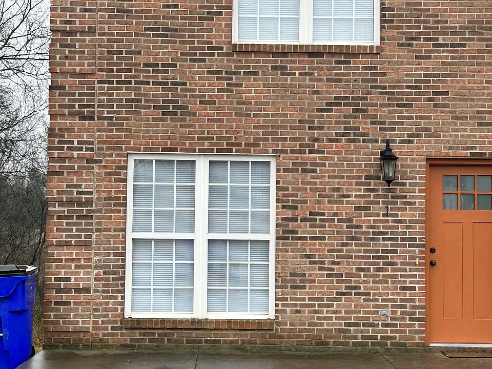 Exterior 
1613-1 Meadow Spring