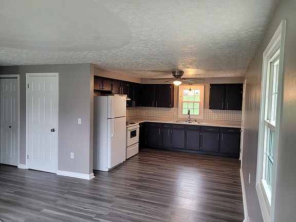 2nd image of 110 Taff Cir