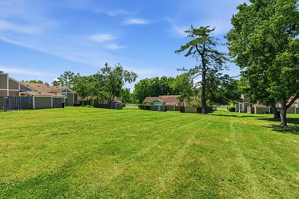 800 Williamsburg West Dr — Photo 28