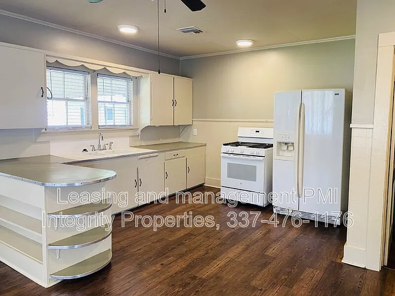306 S Lee Ave — Photo 6