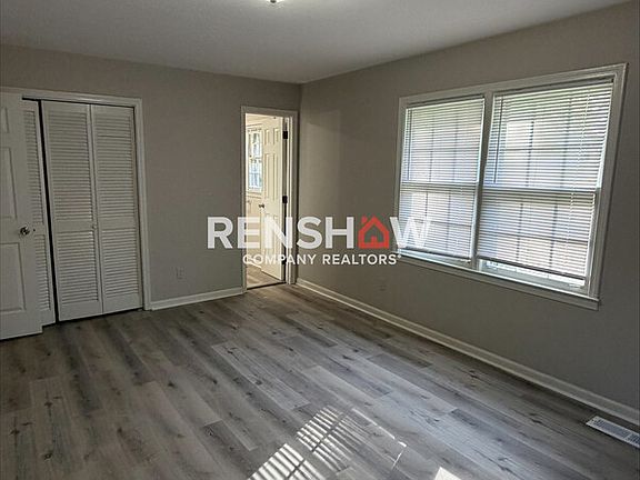 5th image of 68 Royal Oaks Pl