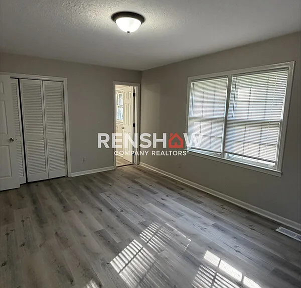 68 Royal Oaks Pl — Photo 5