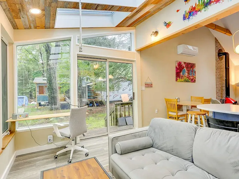 105 W Maple Ave — Photo 14