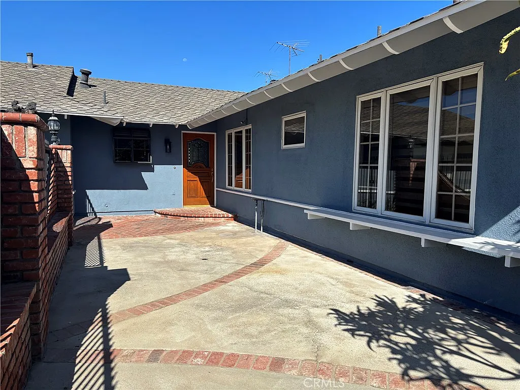 4 bed, 1700 sqft, $4,500 — Photo 3