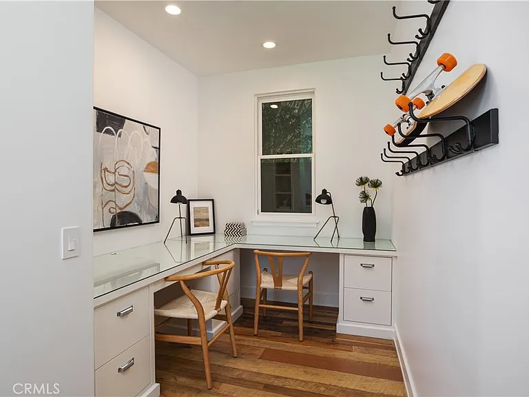 2217 Laurel Pl — Photo 21