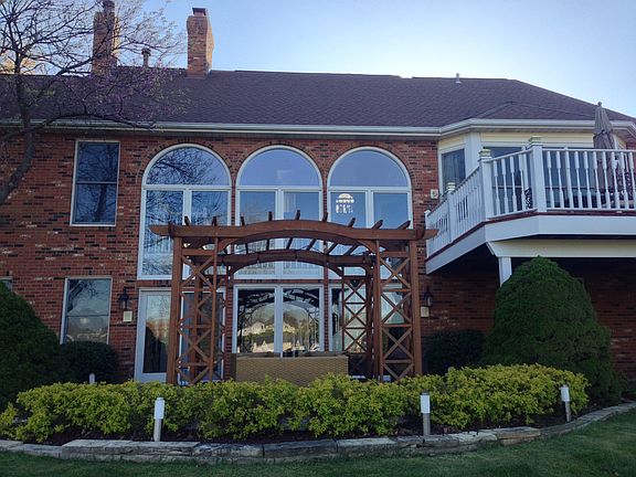 Walkout basement to Pergola