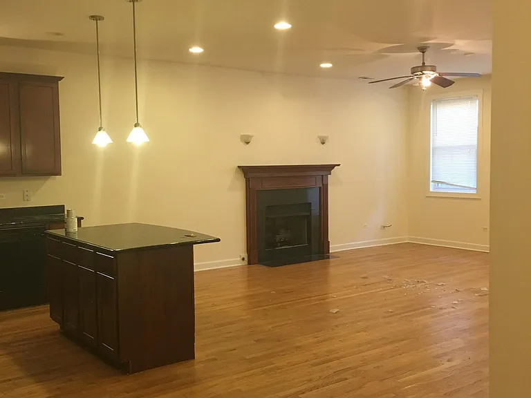 915 W Dakin St — Photo 3