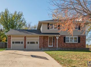 2905 SW Gainsboro Rd, Topeka, KS 66614