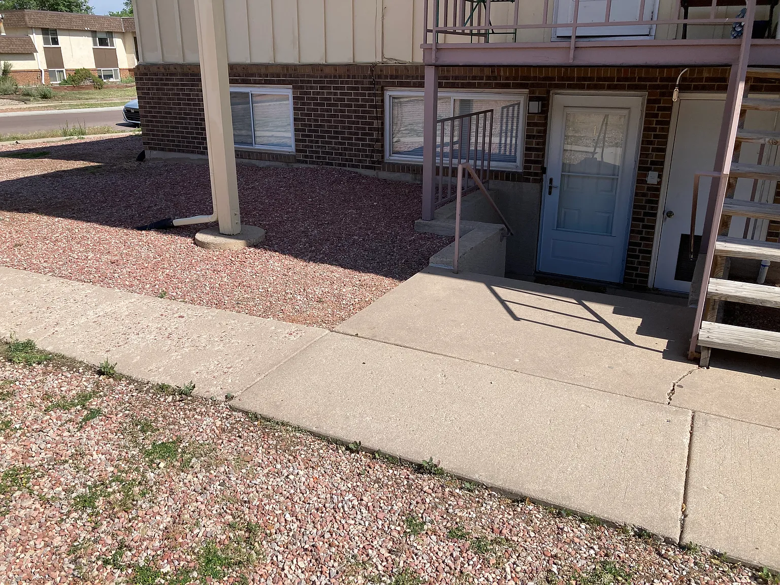 2 bed, 650 sqft, $1,300 — Photo 4