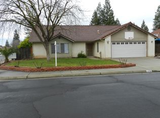 176 N Pecan Ave, Clovis, CA 93611