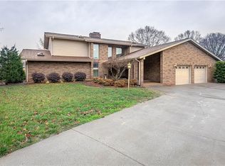 2564 Birdie Ln NE, Conover, NC 28613