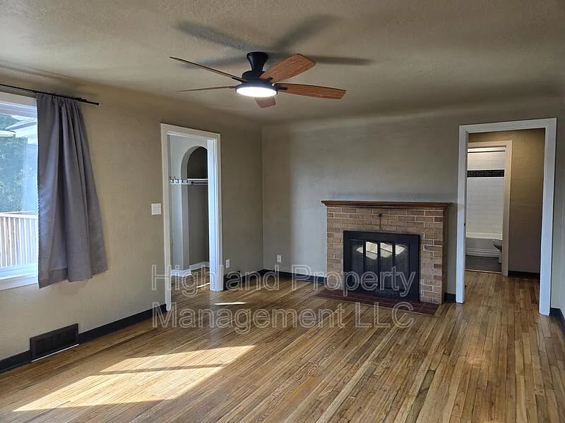 3 bed, 1.0 bath, 1200 sqft, $1,995 — Photo 3