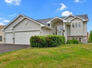 9611 Park Place Dr, Monticello, MN 55362