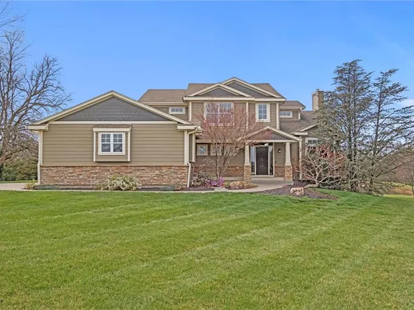 17918 S Fieldview St, Pleasant Hill, MO 64080