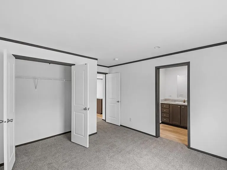 215 N McKay Ave — Photo 8