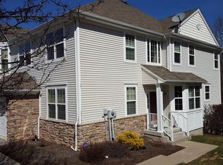 22 Black Bear Ct, Hamburg, NJ 07419