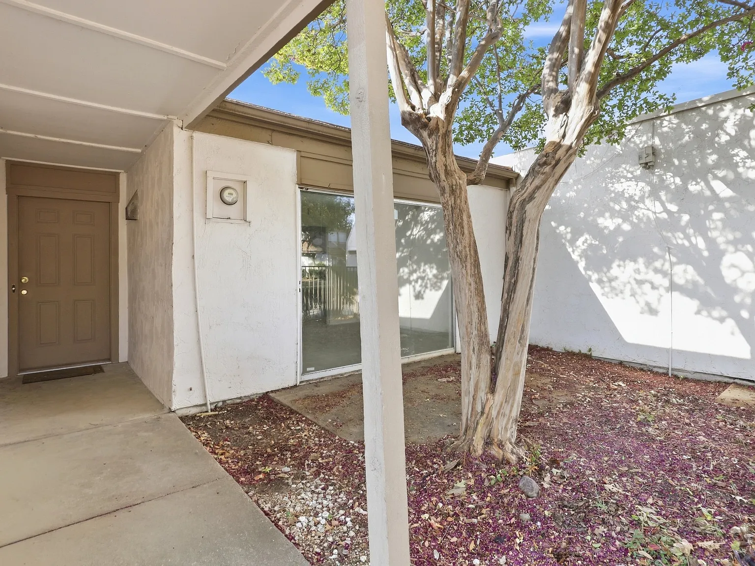 2 bed, 1128 sqft, $1,800 — Photo 3