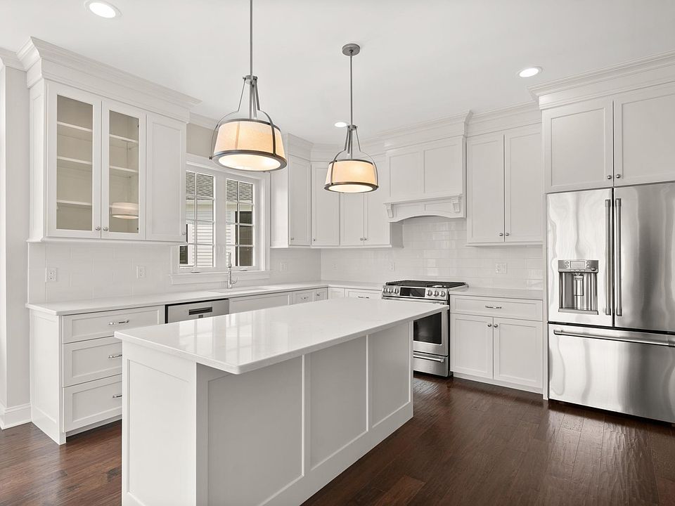 1st image of 788 Farmington Ave #302