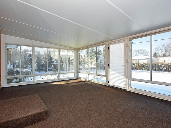 3-season room