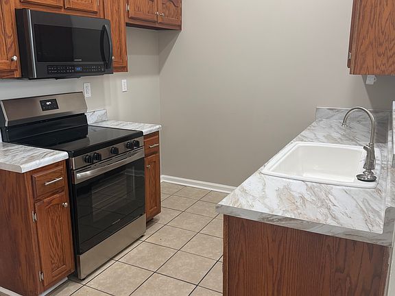 5th image of 10474 Pecan View Dr