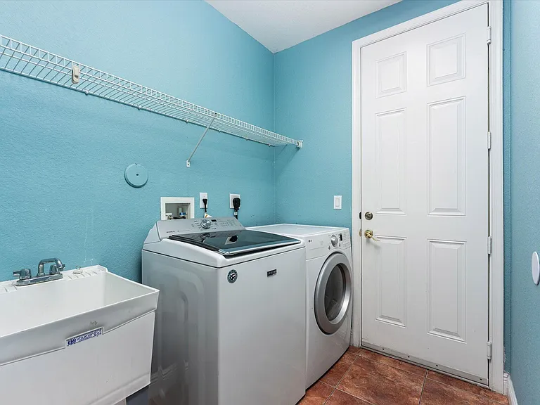7140 Pinecreek Way — Photo 38