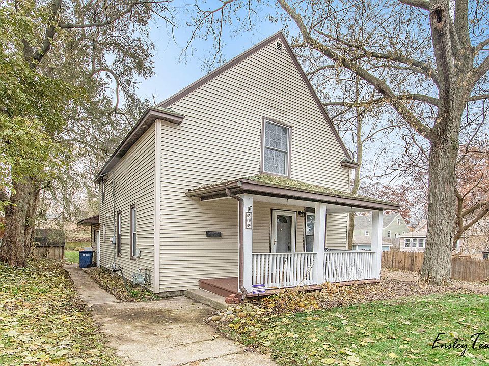 1st image of 218 Graceland St NE