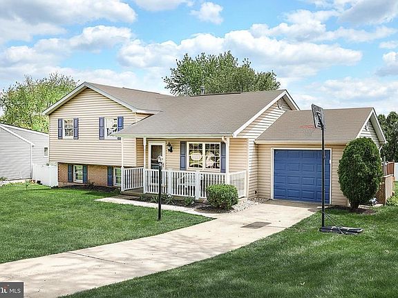 3rd image of 211 Lartry Dr
