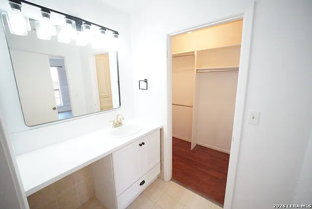 7926 Broadway #102 — Photo 8